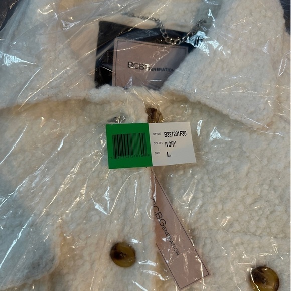 NWT Size Large White Teddy Shacket - Picture 4 of 6